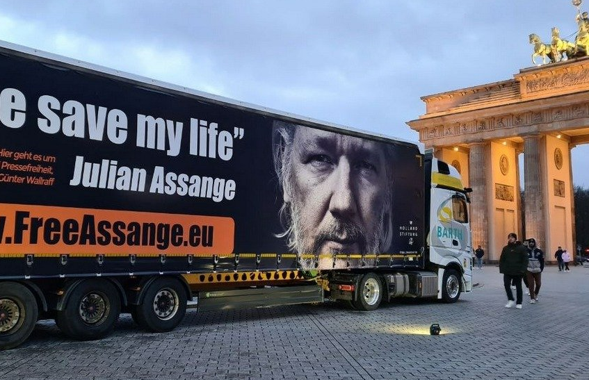Unterwegs für Freiheit von Julian Assange